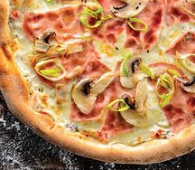 Пицца с ветчиной и грибами 