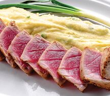 Тунец с картофельным кремом 