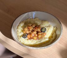 Пшенная каша с карамелизированным яблоком