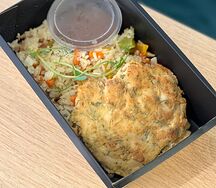 Рубленая куриная котлетка с рисом