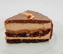 Торт Сникерс