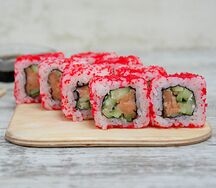 Ролл Калифорния лосось