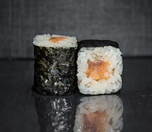 Ролл Маки с лососем