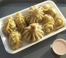 Хинкали со свининой и говядиной, курзе с говядиной, пельмени с курицей