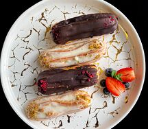 Эклер с заварным кремом