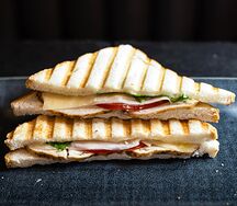 Сэндвич Цезарь с курицей