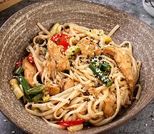 Лапша или рис с курицей