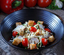 Салат Цезарь с курицей