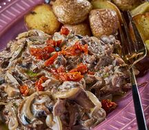 Мясо по-строгановски