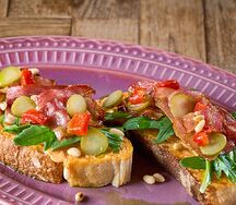 Брускетта с беконом