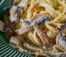 Паста с курицей и шампиньонами