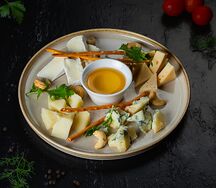 Сырная тарелка