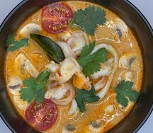 Том Ям с морепродуктами 