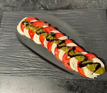 Капрезе с томатами