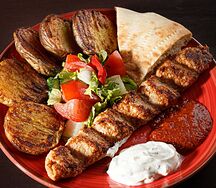 Порция люля-кебаба из курицы