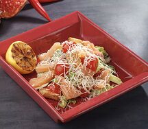 Цезарь с лососем собственного посола