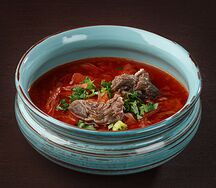 Кубанский борщ с мясом и сметаной