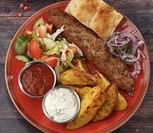 Порция люля-кебаба из говядины