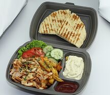 Шаурма на тарелке 