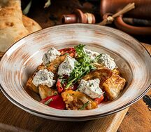 Салат из баклажан с сыром надуги