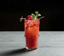 Домашний лимонад Малина-маракуйя