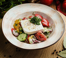 Из помидоров и огурцов с сыром Фета