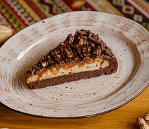 Торт Сникерс