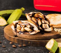 Закрытый сэндвич банан и шоколад