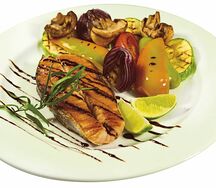 Лосось с овощами гриль