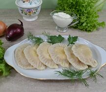 Вареники с картофелем и сметаной