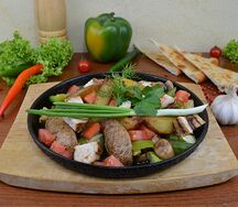 Сковородка курица с овощами