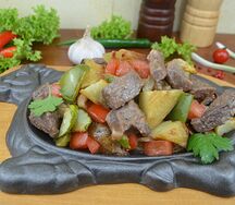 Сковородка говядина с овощами