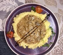 Бефстроганов с белыми грибами