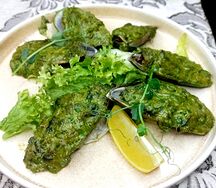 Мидии киви с соусом песто