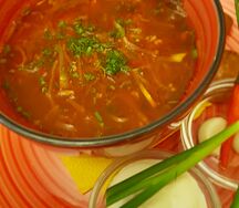 Борщ из говяжьих щечек и фасоли