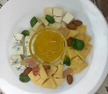 Сырная тарелка
