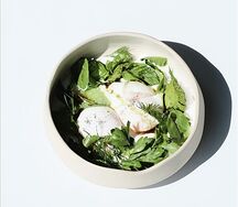 Яйца пашот с греческим йогуртом