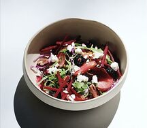 Яркий сезонный салат