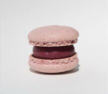 Макарон черная смородина mini