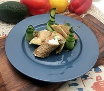 Блинчик с семгой и огурцом