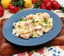 Фетучини с семгой и брокколи