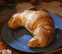 Круассан с сырным кремом