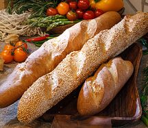 Багет большой с черным кунжутом