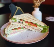 Сэндвич с ветчиной