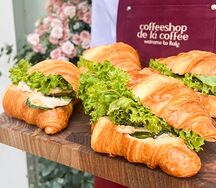 Круассан с курицей