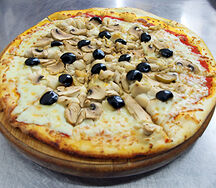 Пицца с курицей и грибами