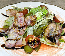 Теплый салат с беконом