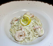 Паста с креветками в сливочном соусе