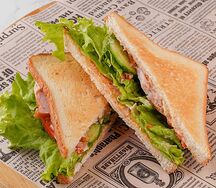 Сэндвич с копченной курицей