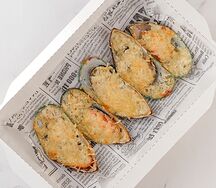 Мидии киви, запечённые под сырной корочкой